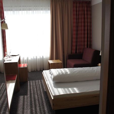 Hotel Linde Guenzburg Room photo